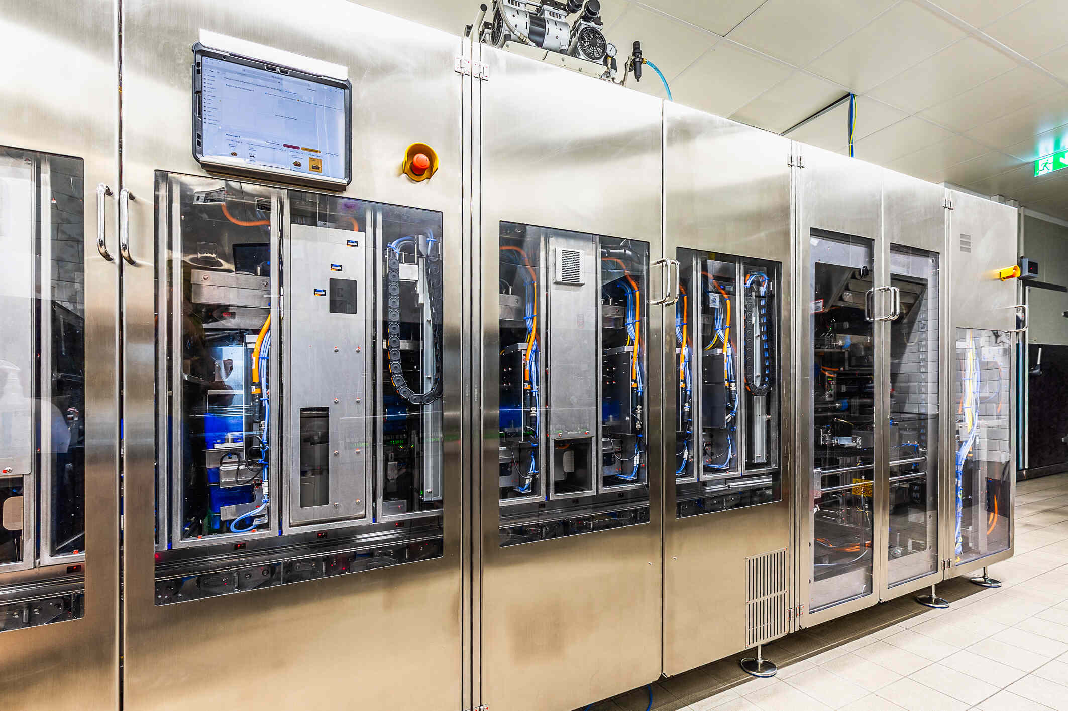 Bringt dank Automatisierung und Digitalisierung mehr Effizienz in Quick Service Restaurants: „FABAL“, die Fully Automatic Burger Assembling Line des niederösterreichischen Start-ups REET. 