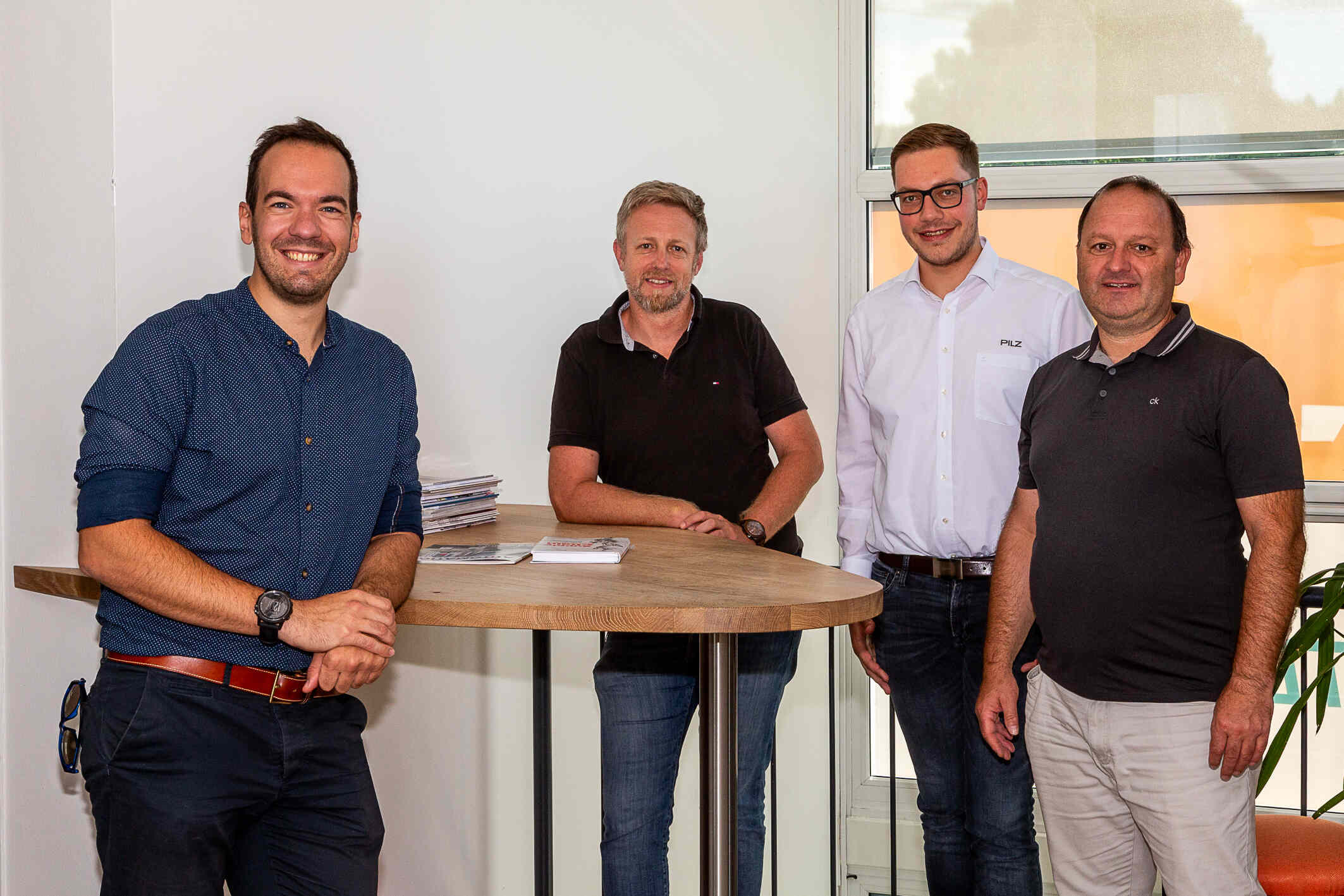 V. li.: Dr. Federico Coren, stv. technischer Leiter; Ing. Alexander Gratzer, Geschäftsführer, beide Stadlmann Tec; Christof Steinmann, Regional Sales Manager, Pilz, und Ing. Ferdinand Stadlmann, Inhaber & Geschäftsführer.
