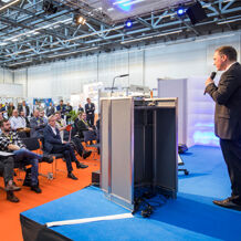 Es ist wieder IN.STAND Zeit in Stuttgart! Das „IN.STAND Fachforum Instandhaltung“ powered by Pilz bietet am zweiten Messetag (8.11.) mit seinen Vorträgen ausreichend Möglichkeit zum Austausch mit Experten zu brandaktuellen Themen. (Foto: © Pilz GmbH & Co. KG)