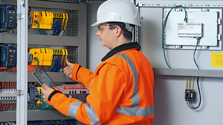 Railway control system PSSrail in the control cabinet
