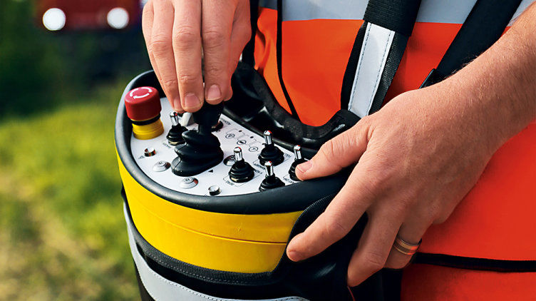 PSS 4000 Rail solves complex safety and control tasks