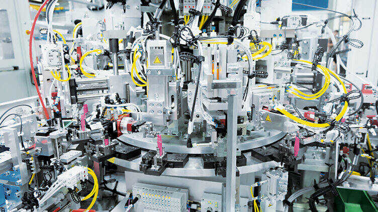 The motion control system PMCprimo DriveP specifies the movements and is responsible for the whole motion and safety management of the rotary table's servo axes, along with three safety cards PMCprotego S for motion monitoring.
