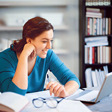 Machinery safety wherever you are: with the “International Training Calendar”, Pilz creates easy worldwide access to the latest machinery safety knowledge. (Photo: © istock.com/elenaleonova, © Pilz GmbH & Co. KG)