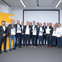 Pilz Award 2022 verliehen: Das Automatisierungsunternehmen Pilz aus Ostfildern zeichnet mit dem Award seine Lieferanten für besonderes Engagement und herausragende Leistung aus. (Foto: © Pilz GmbH & Co. KG)