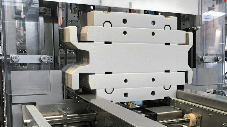 The Pilz solution ensures that the feed opening poses no risk when no more cardboard blanks are present.