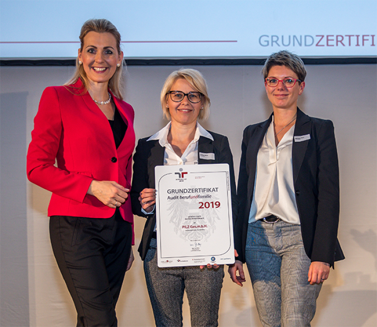 BM Christine Aschbacher, Eveline Bauer, Marianne Ecker