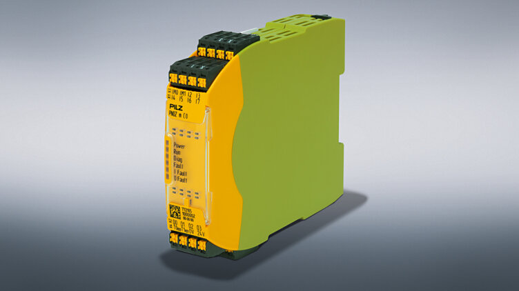 The new standalone base unit PNOZ m C0 from the product range of safe configurable small controllers PNOZmulti 2 from Pilz guarantees high productivity and economy on smaller machines. (Photo: © Pilz GmbH & Co.KG)