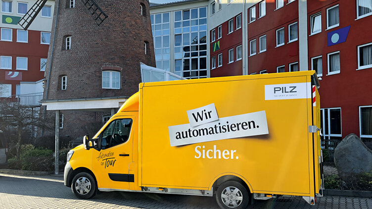 Mit seiner kostenlosen Seminarreihe „Automation on Tour 2026“ informiert Pilz als Experte für sichere Automation unter anderem darüber, wie die kommenden Anforderungen der EU-Maschinenverordnung 2023/1230 umzusetzen sind. (Foto: © Pilz GmbH & Co. KG)