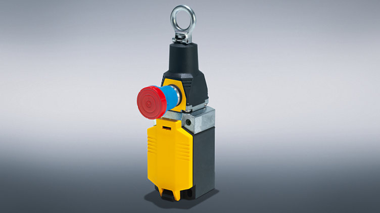 With a 30 metre rope length, the rope pull switch PSENrope mini from Pilz offers a reliable, cost-efficient E-STOP for extended conveyor applications, such as those found in the packaging industry. (Photo: Pilz GmbH & Co.KG)