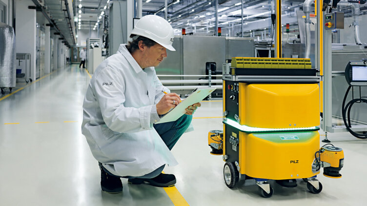With this services package from Pilz, which has been tailored specifically to the requirements of automated guided vehicle systems, users receive everything they need for the safety and productivity of their application – including international compliance services, training and compatible components. (Photo: © Pilz GmbH & Co. KG)